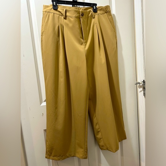 BloomChic Plus Size XL Tan Chinos Relaxed Wide-Leg us14-16 - Picture 4 of 4